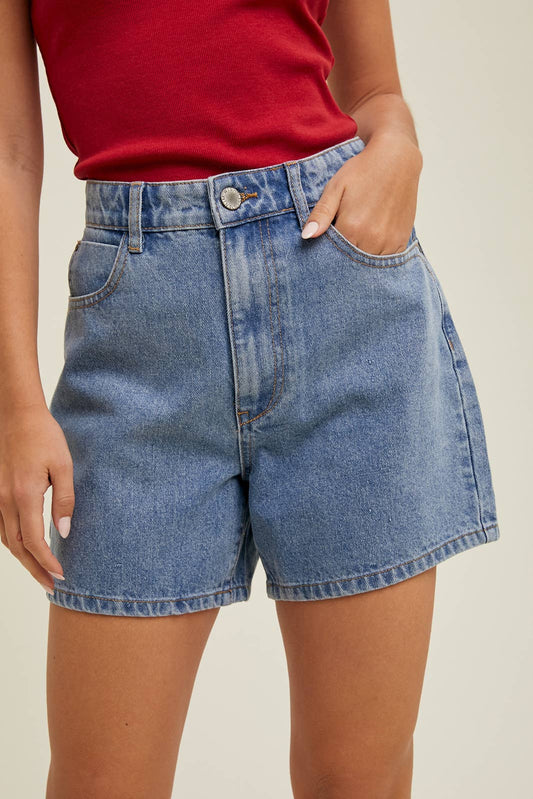 CLASSIC DENIM MOM SHORT